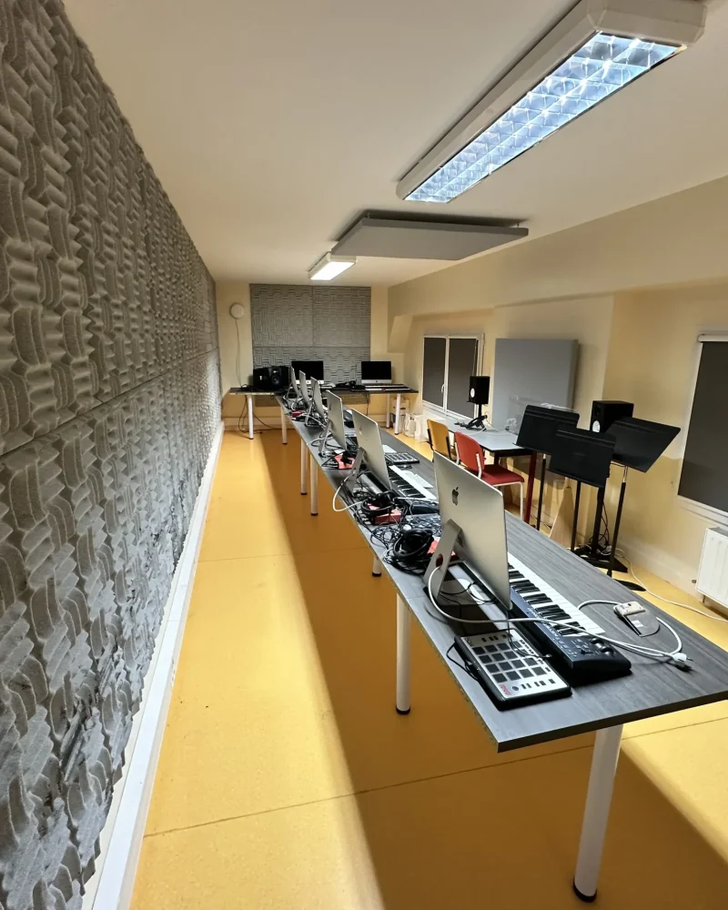 Réalisation agencement, JTM Menuiserie, menuisier à Faye l'Abbesse